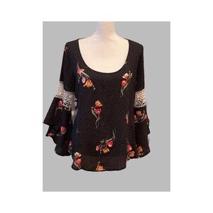 Heart & Soul floral blouse size large